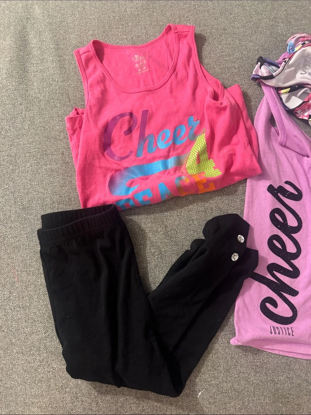 5/$15- Girl’s bundle size medium